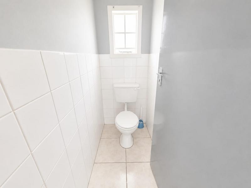 To Let 4 Bedroom Property for Rent in Northcrest Eastern Cape